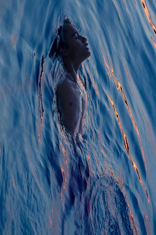 浮俘
