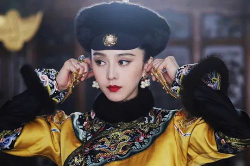 画框里的女人