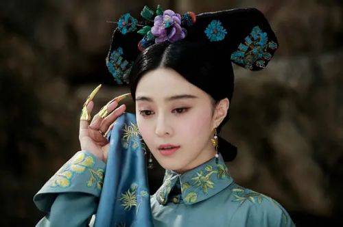 画框里的女人