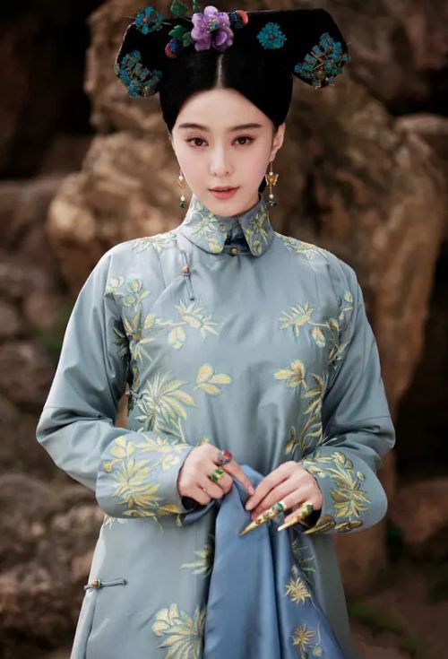画框里的女人