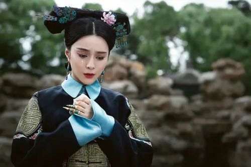 画框里的女人