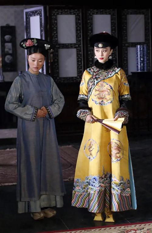 画框里的女人