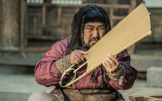 《戏子们：传闻操纵团》剧情介绍 朝鲜神话传说背后制造者
