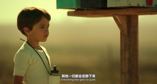 一个叫小小船的男孩