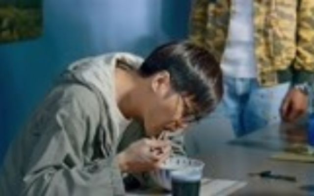 冲天火：张若昀演技真好，这段吃面条，属实给我看笑了！