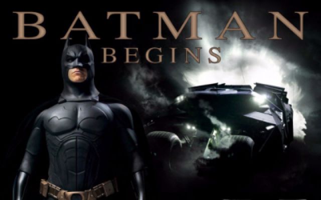  2021年版《蝙蝠侠》电影中蝙蝠车的照片公布