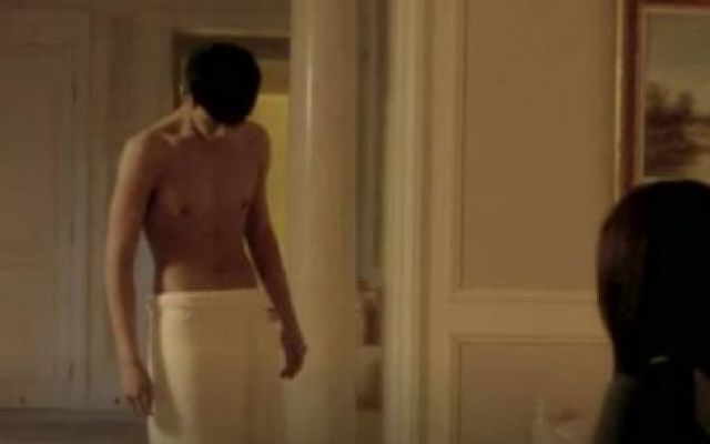 郭敬明把男人沐浴拍的这么优美，男导演中，他可能是唯一的一位