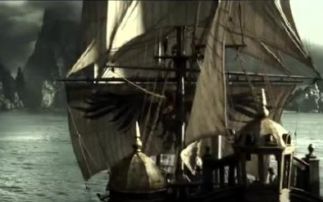 《加勒比海盗5死无对证》杰克引诱鬼船船长，进入了鬼区