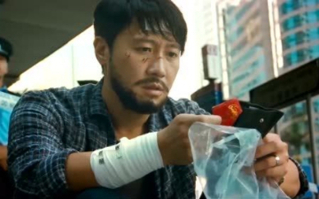 《火龙对决》：王宝强为救妻子，当街自爆，看哭了