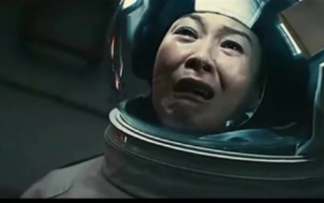 太空站出意外，郭富城为保护刘若英，选择牺牲自己！