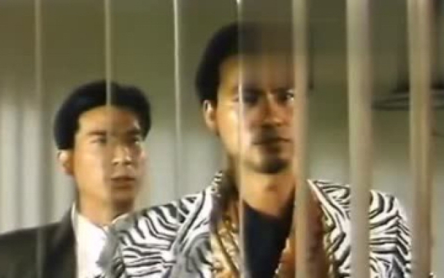 秃鹰档案：高手随身携带装备，埋伏毒枭老巢，兵分三路，霸气对战