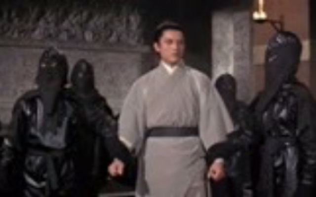 龙门金剑：白少侠被抓进龙门宫，无意摘下美女面罩，被逼迫娶亲！