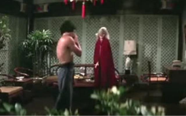 一个年轻女子居然在李国强眼皮子底下被害，是谁有那么高的武功？