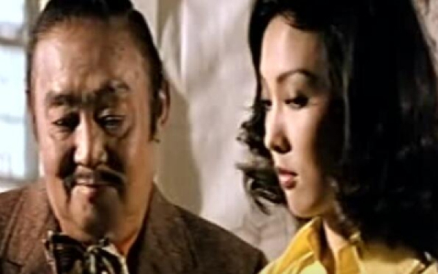 绰头状元：许冠杰让眼镜男装死