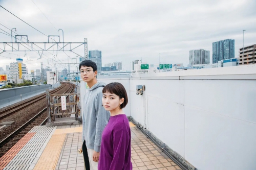 透视画男孩与全景画女孩