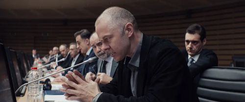 房间里的成年人