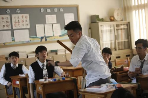报告老师！怪怪怪怪物！