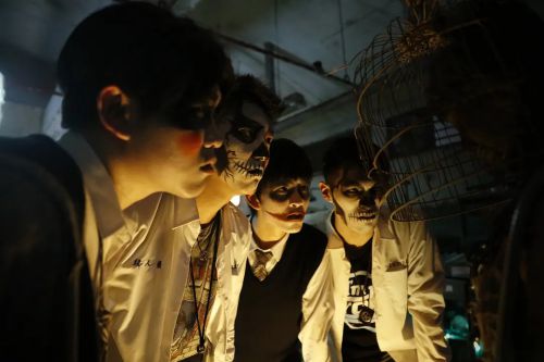 报告老师！怪怪怪怪物！