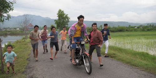 我复仇，你付钱