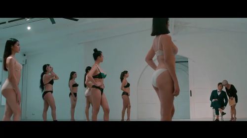 失去自我的女人