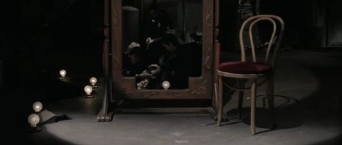 镜中邪魔