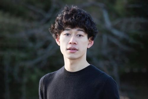 滚动的玻璃球 転がるビー玉