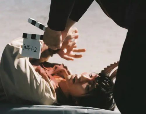 演尸体的人 死体の人