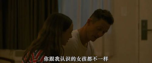 棕榈树与输电线