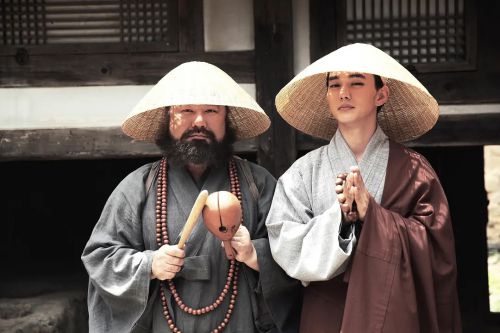 凤伊金先达
