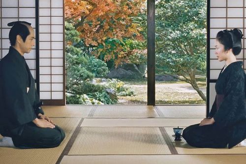 山茶花飘零 散り椿