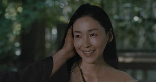 山茶花飘零 散り椿