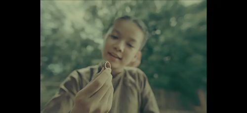 抽象画中的越南少女2