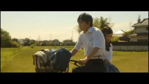 甜蜜的游泳池畔