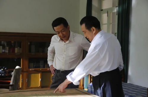 周恩来与乌兰牧骑
