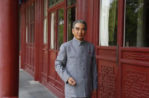 周恩来与乌兰牧骑