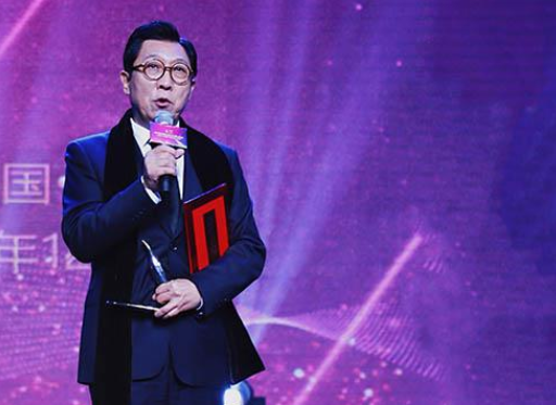 韩童生获中国电视好演员奖项 盛典上遭调侃秀方言