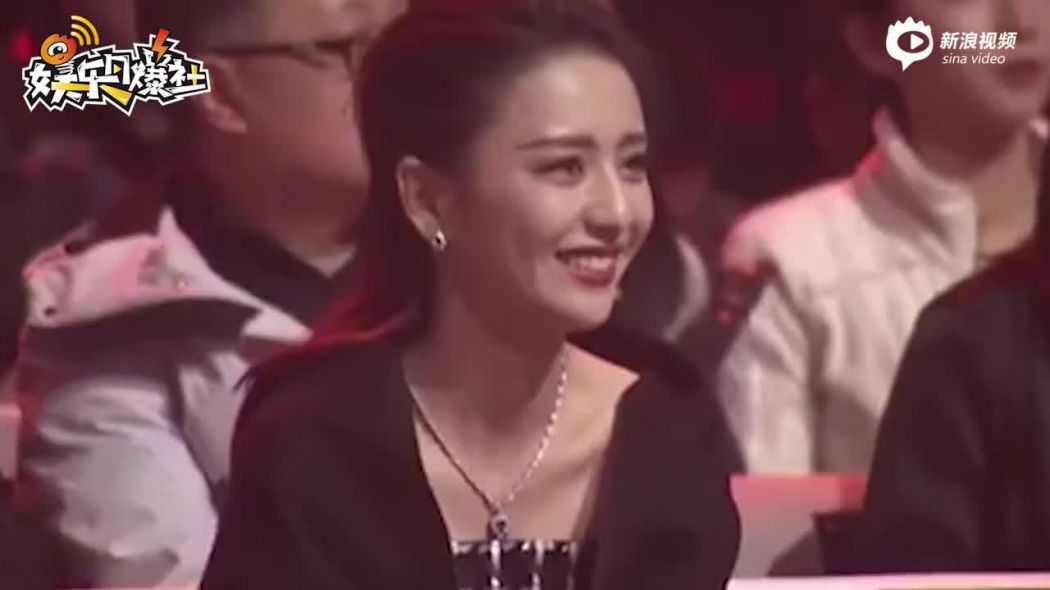 辟谣离婚！陈思诚获奖公开感谢佟丽娅 女方露甜笑