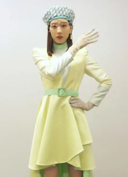 深田恭子三姐妹拍摄新广告 复古礼服翻跳昭和歌舞