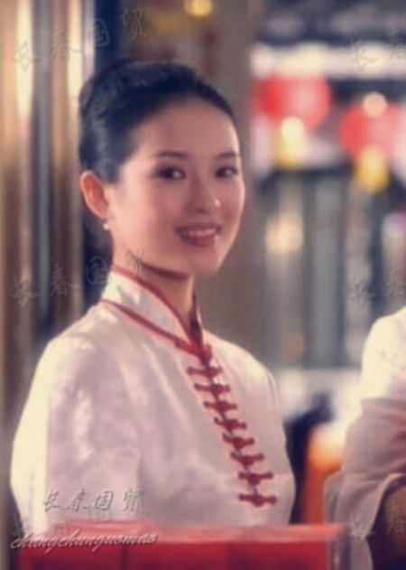 章子怡17岁广告旧照曝光 模样青涩气质好