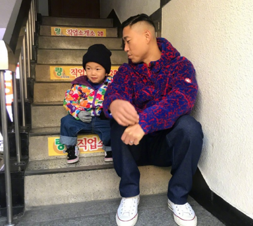 姜gary分享视频 字正腔圆教儿子说中文