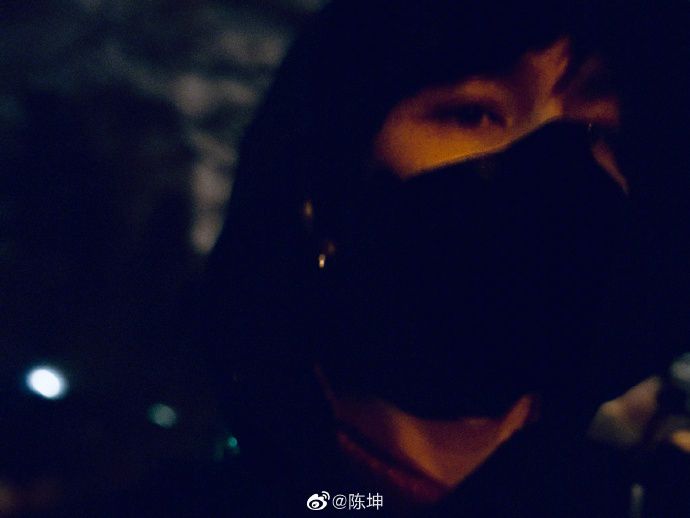 陈坤分享近照谈心定 口罩遮面鼻梁高挺满满少年感