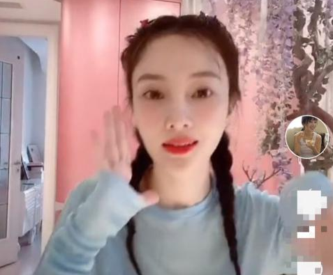 李小璐单人热舞，扭腰大秀紧致马甲线