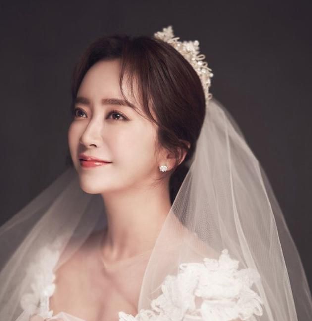 40岁的韩国女星李叶玺今年决定结婚 曾出演《大长今》《许浚》