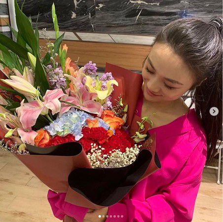 汤唯晒3岁女儿萌照庆六一 侧脸圆嘟嘟神似妈妈