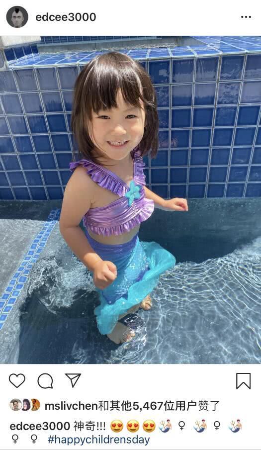 陈冠希晒女儿美人鱼造型，Alaia穿泳衣微笑露门牙，小模样萌翻了！