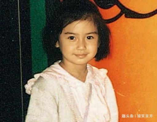 杨幂小时候太可爱了吧！女明星小时候的照片，你觉得哪个更可爱些 