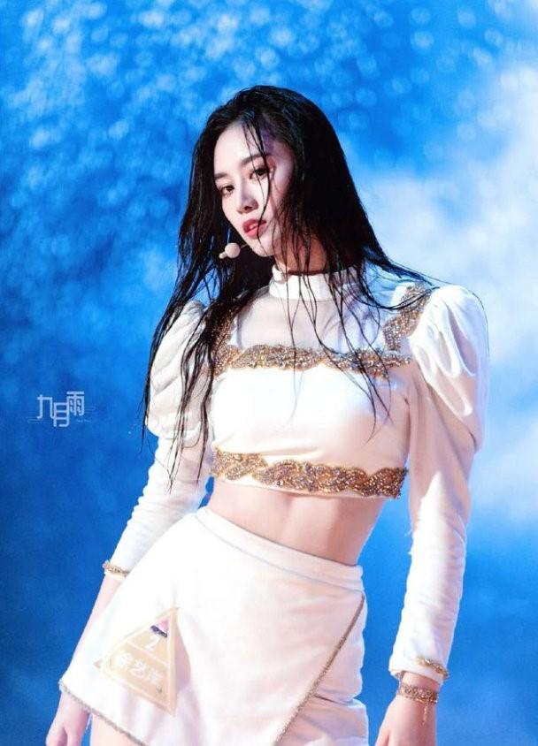黄子韬为徐艺洋打破零关注，女方注册ins也只关注老板一人