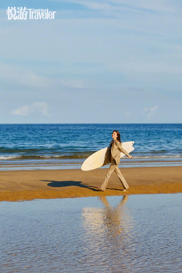 Angelababy身穿黎族服饰 化身海岛少女夏日感满满