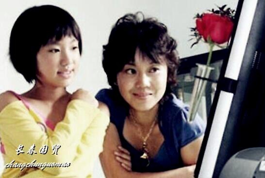 闫妮22岁女儿近照曝光 甜美靓丽