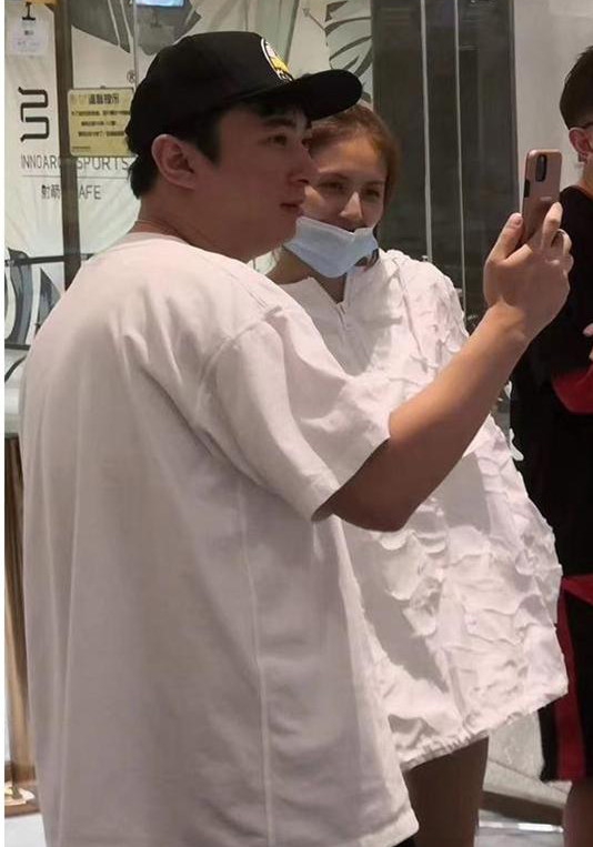 王思聪送巨额分手费？